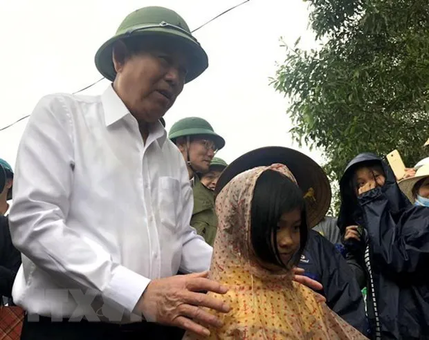 Deputy Prime Minister Truong Hoa Binh visited flood-affected locals in  Hai Dinh commune of Hai Long district, Quang Tri province (Source: VNA)