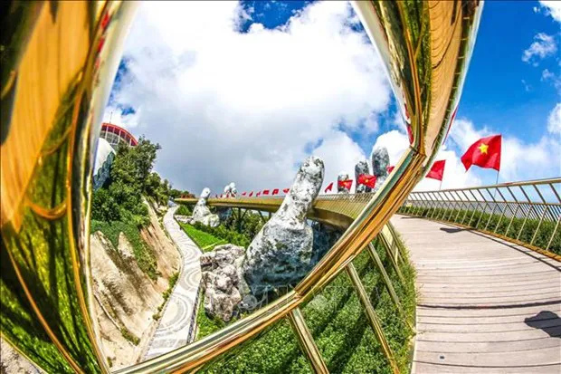 Cau Vang (Golden bridge) - an attractive tourism destination in Da Nang (Photo: VNA)