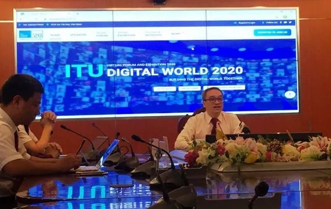 Deputy Minister of Information and Communications Phan Tam chairs the press conference on September 25.