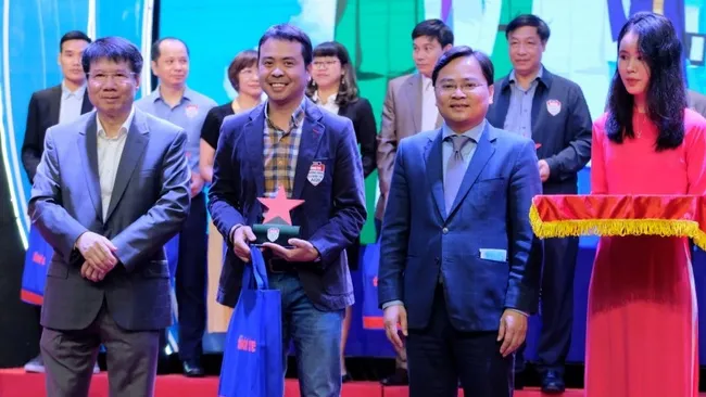 At the honouring ceremony (Photo: NDO)