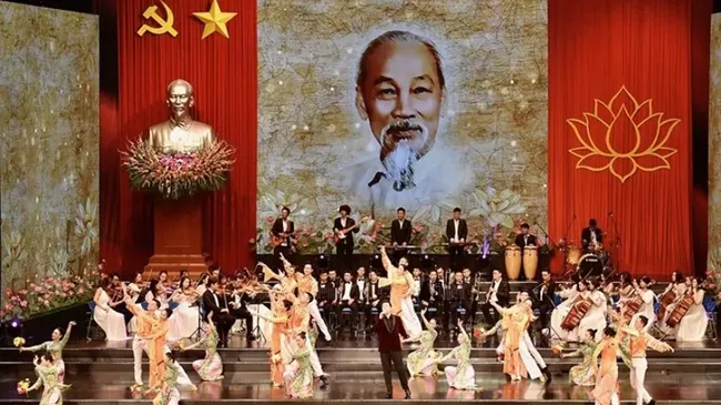 An art performance at the 10th National Patriotic Emulation Congress. (Photo: VGP)