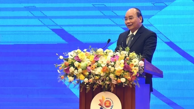 Prime Minister Nguyen Xuan Phuc speaking at the conference