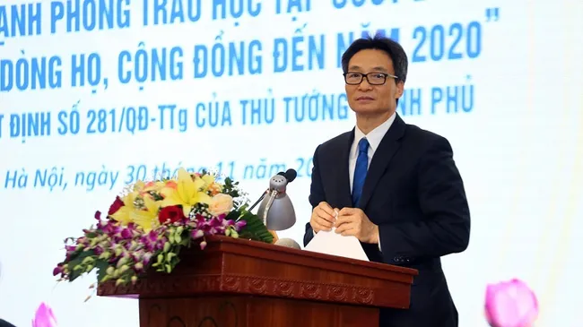 Deputy PM Vu Duc Dam speaking at the conference (Photo: VGP)