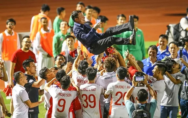 Truong Viet Hoang's side deserves to pick sweet fruits following their concerted efforts throughout the season.