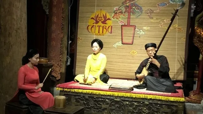 A performance of Ca Tru at the Hanoi's Old Quarter