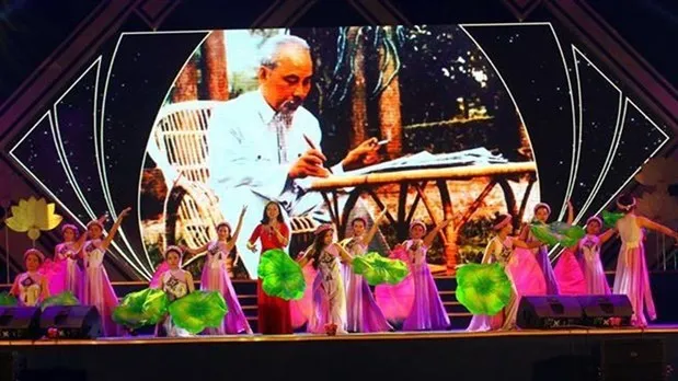 An art performance at Sen Village Festival 2019 (Photo: VNA)