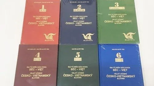 The six-volume Czech-Vietnamese encyclopaedia (Photo: VNA)