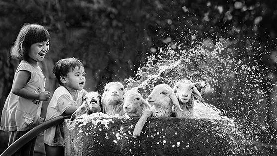 Black & white picture Connect by Nguyen Thanh An. (Photo courtesy of the artist)