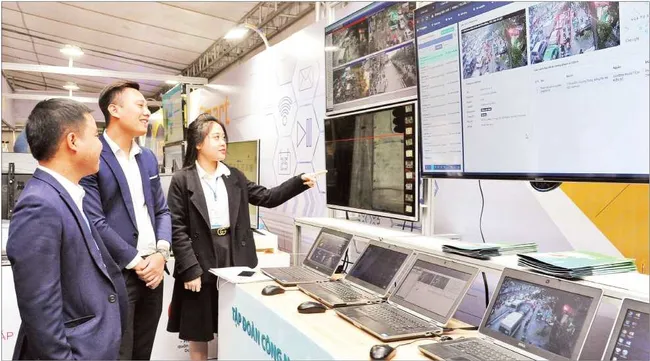 Viettel's smart urban traffice management centre (Photo: Nguyen Anh)