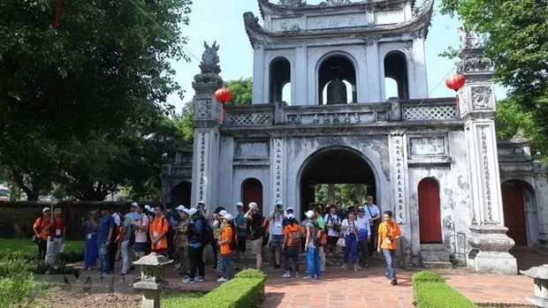 Visitors at Van Mieu-Quoc Tu Giam (Temple of Literature-National University) (Photo: VNA)
