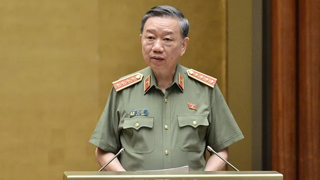Minister of Public Security To Lam speaking before the National Assembly
