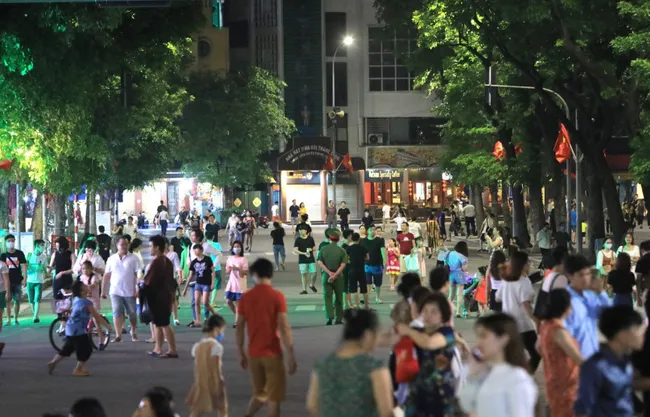 Ta Hien street in Hanoi