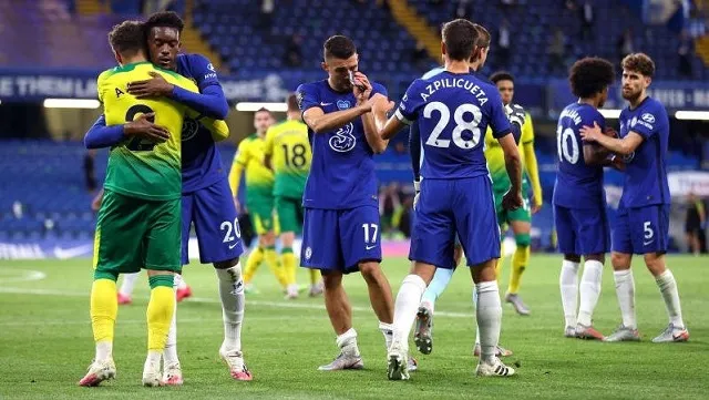 July 14, 2020 Chelsea's Callum Hudson-Odoi, Mateo Kovacic and Cesar Azpilicueta with Norwich City's Max Aarons after the match, as play resumes behind closed doors following the outbreak of the coronavirus disease. (Photo: Reuters)