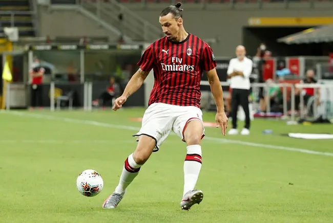 AC Milan's Zlatan Ibrahimovic in action, as play resumes behind closed doors following the outbreak of the coronavirus disease (COVID-19). (Reuters)