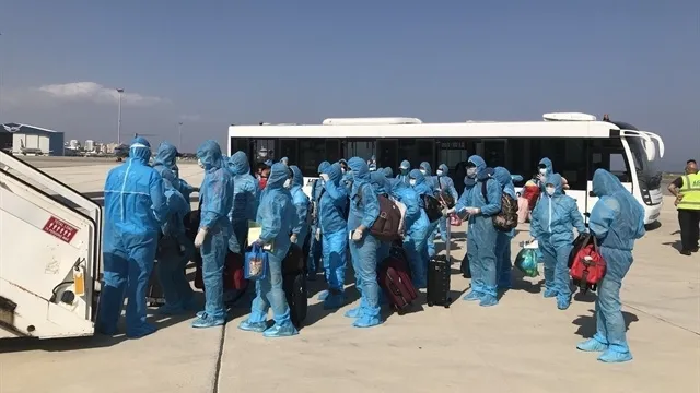 Vietnamese citizens are at the airport in the Republic of Cyprus. (Photo: VNA)