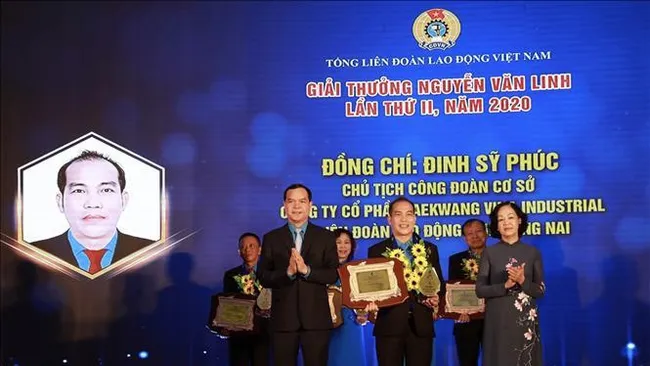 At the presentation ceremony (Photo: VNA)