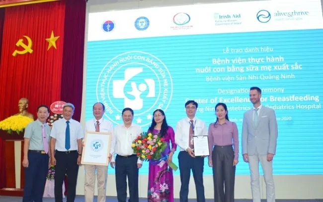 The Quang Ninh Obstetrics and Paediatrics Hospital receives the title 