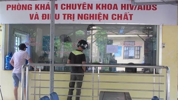 People taking medicine at a health care centre (Photo: VNA)