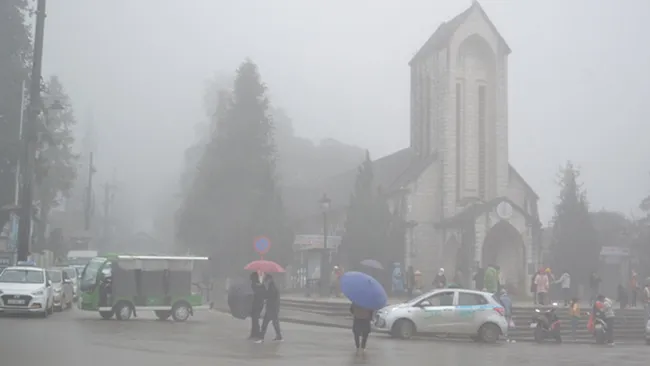 Fog is seen in Sa Pa Township, Lao Cai Province. (Photo: NDO/Quoc Hong)