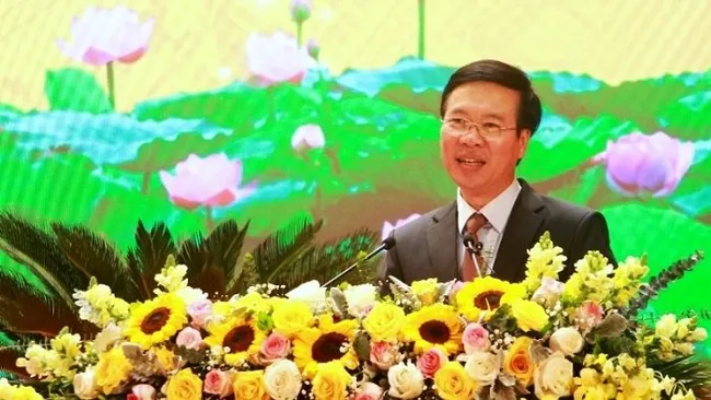 Politburo member and Head of the Party Central Committee’s Commission for Communications and Education Vo Van Thuong speaks at the conference. (Photo: NDO/Quang Tho)