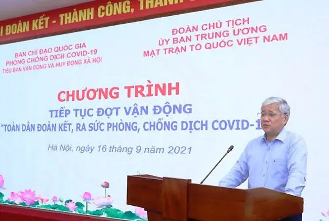 VFF President Do Van Chien speaks at the event.