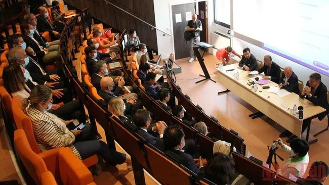 Overview of the event.