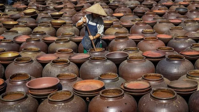 Soya sauce – a delicacy of Hung Yen (Photo: VNA)