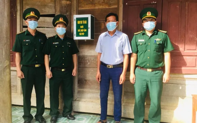 A mailbox placed for reporting illegal entry and exit cases