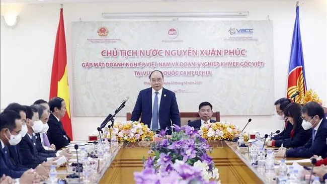 President Nguyen Xuan Phuc speaking at the meeting (Photo: VNA)