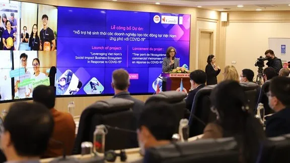 At the launch event (Photo courtesy of the Embassy of Canada in Vietnam)