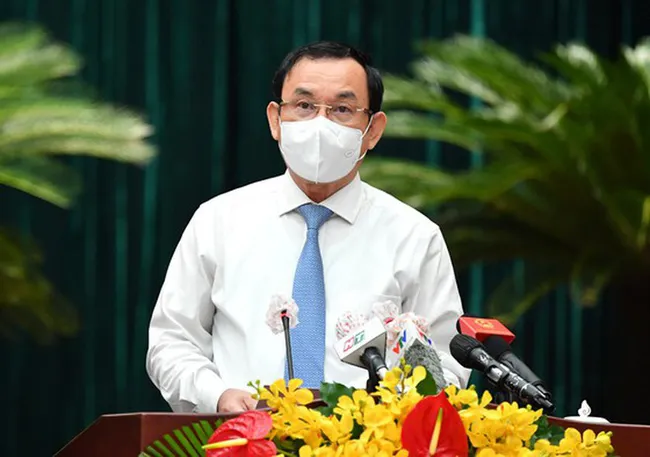 Mr. Nen speaks at the conference