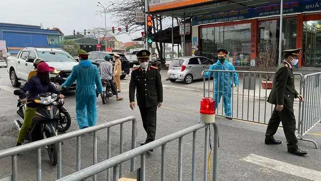 A Covid-19 checkpoint in Hai Duong Province