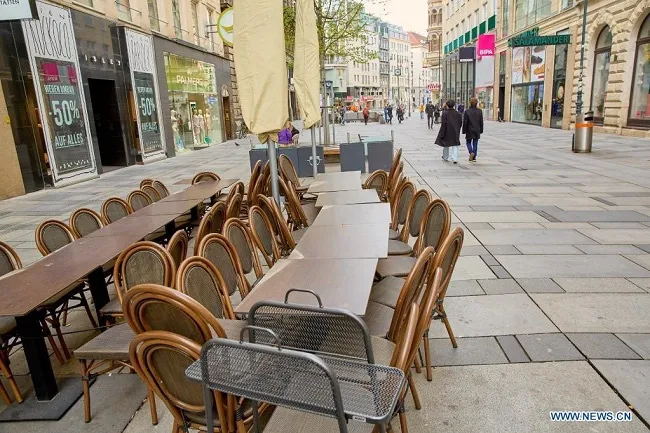 Photo taken on April 14, 2021 shows closed stores in Vienna, Austria. The Austrian capital region is extending tough coronavirus restrictions until May 2 due to the critical situation in hospitals. (Photo: Xinhua)