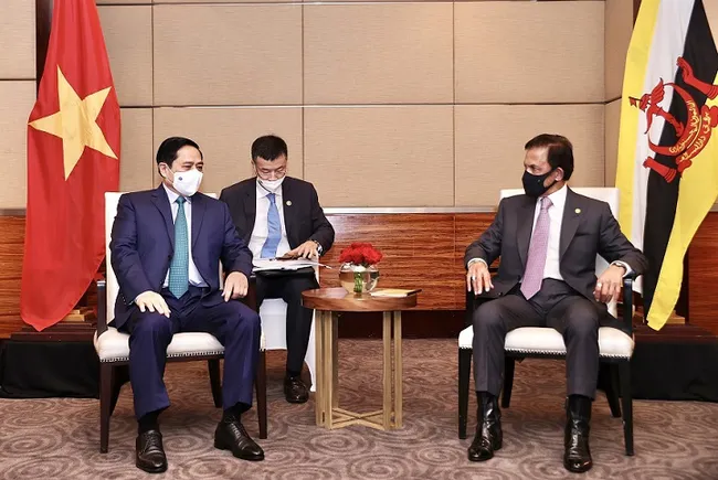 Prime Minister Pham Minh Chinh and Sultan of Brunei Darussalam Haji Hassanal Bolkiah. (Photo: VGP)