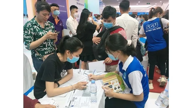 Students join a job fair in Ho Chi Minh City. (Photo: VNA)