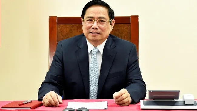 Prime Minister Pham Minh Chinh holds phone talks with his French counterpart Jean Castex. (Photo: NDO)