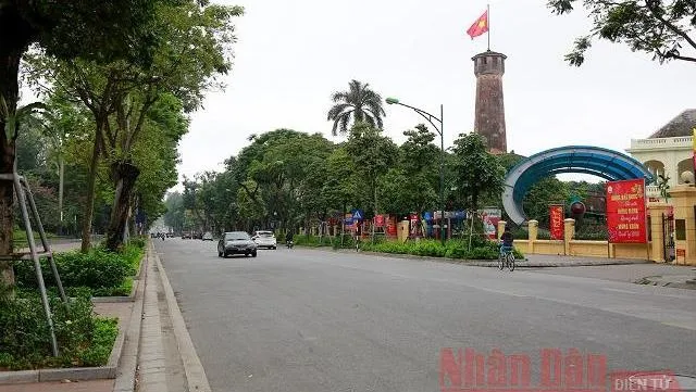 People are asked to stay at home and only go out in necessary cases. (Photo: NDO)