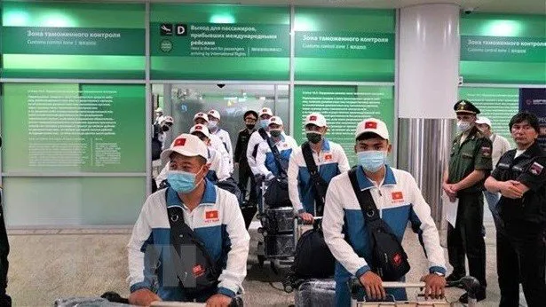 A delegation of the Vietnam People’s Army arrives in Russia (Photo: VNA)