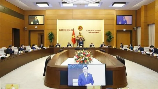 National Assembly Chairman Vuong Dinh Hue chairs the first session of the National Assembly Standing Committee of the 15th National Assembly. (Photo: VNA)