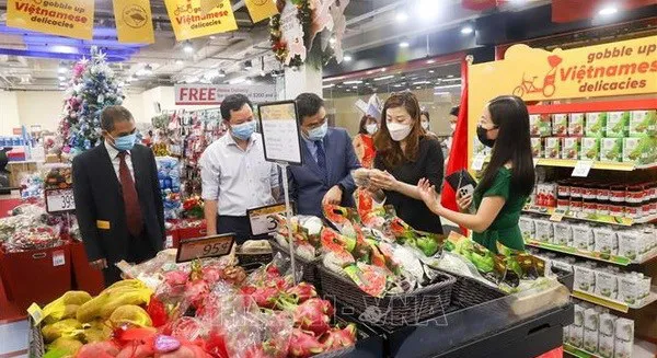 A booth at the Vietnamese goods week in Singapore (Photo: VNA)