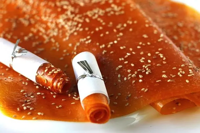 Mango roll-ups: A unique dish to try in Nha Trang (Photo: Pasgo)