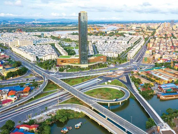 The northern city of Hai Phong attracted more than 1.24 billion USD in foreign direct investment (FDI) in the first nine months of this year. (Photo: VNA)