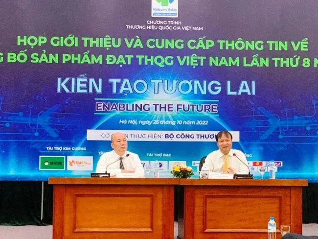 Deputy Minister of Industry and Trade Do Thang Hai, chaired the press conference to introduce and provide information about the 8th National Branding Programme Announcement Ceremony 2022.