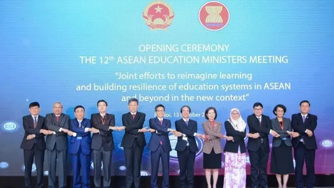 Delegates pose for a group photo.