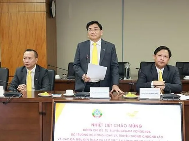 Chairman of Vietnam Post Nguyen Hai Thanh speaks at the meeting with the Lao delegation on October 10. (Photo: vnpost.vn)