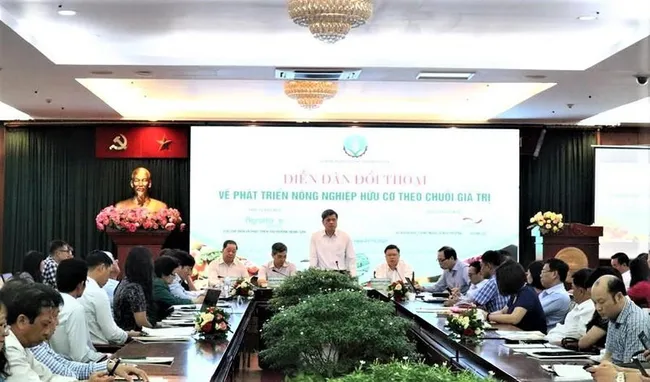 Delegates attend the forum (Photo: doanhnghiephoinhap.vn)