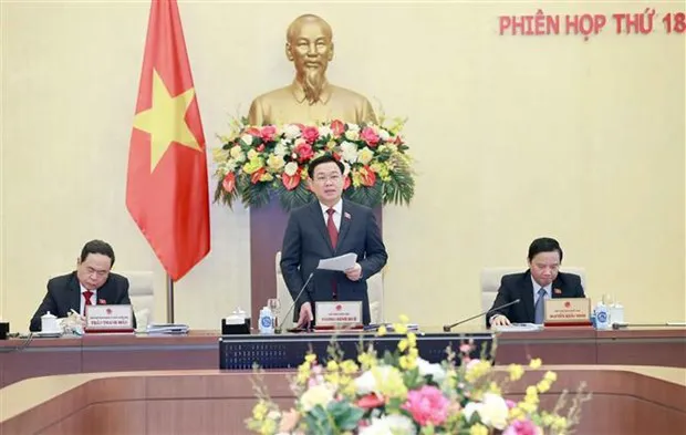 NA Chairman Vuong Dinh Hue speaks at the session (Photo: VNA)