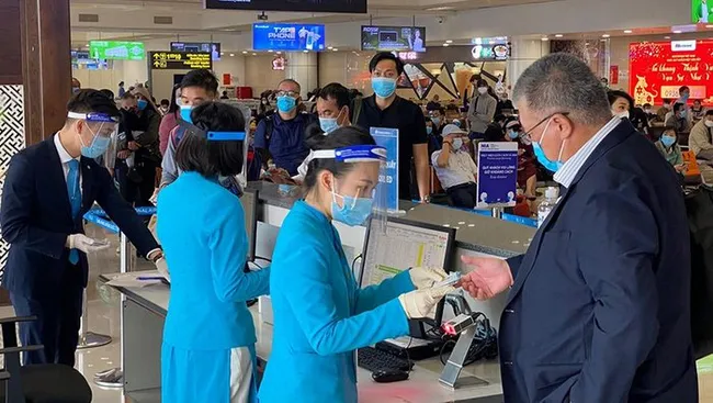 The CAAV recommended the unification of regulations on COVID-19 tests. (Photo: Noi Bai International Airport)