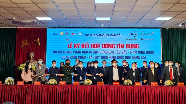 The credit contract signing ceremony