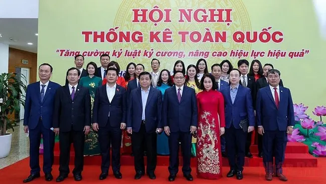 Prime Minister Pham Minh Chinh (front row, fifth from left) and delegates at the conference (Photo: NDO/Tran Hai)